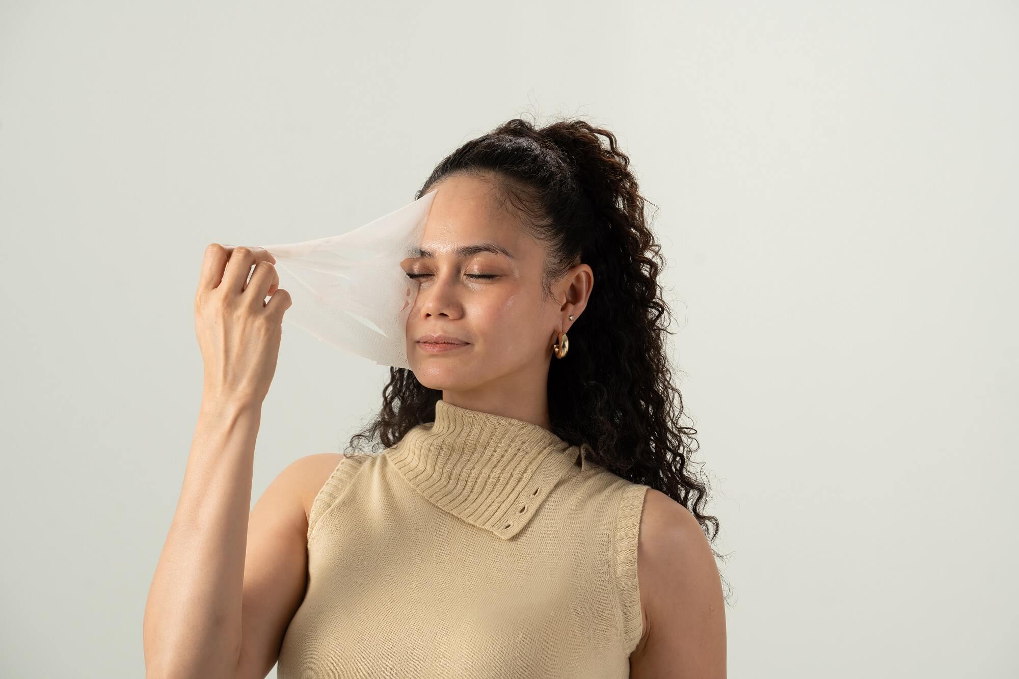 Sheet Mask Daily? Here’s What Experts Say + The Correct Way to Use It